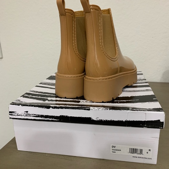 DV by Dolce Vita Thunder Chelsea Platform Lug Sole Rain Boot - Picture 3 of 4